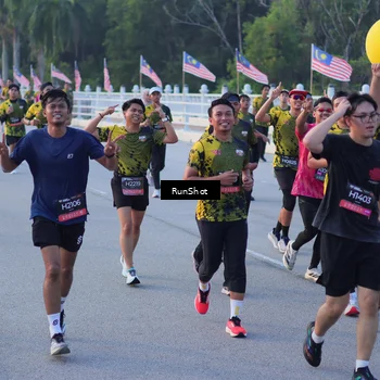 Runner Photo 7108702