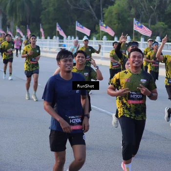 Runner Photo 7108711