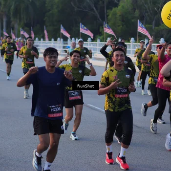 Runner Photo 7108715