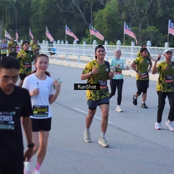 Runner Photo 7108736