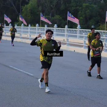 Runner Photo 7108765