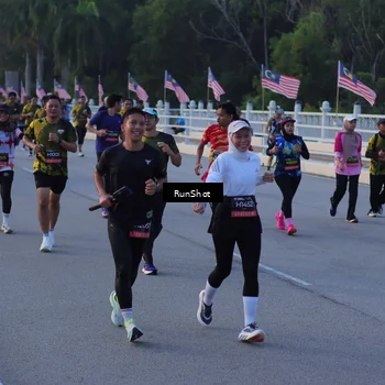 Runner Photo 7108860