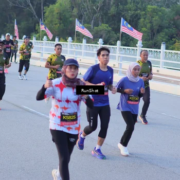 Runner Photo 7108891