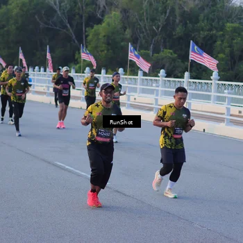Runner Photo 7108894