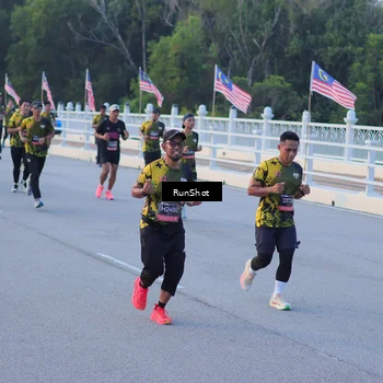 Runner Photo 7108895