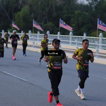 Runner Photo 7108904