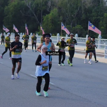 Runner Photo 7108973