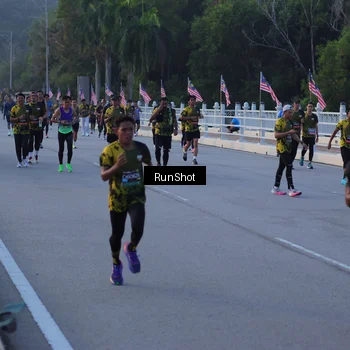Runner Photo 7109000