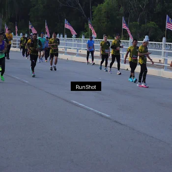 Runner Photo 7109001