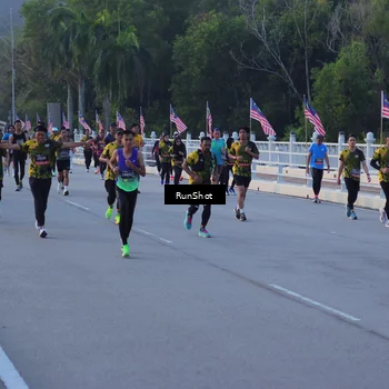 Runner Photo 7109003