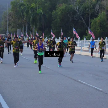 Runner Photo 7109006