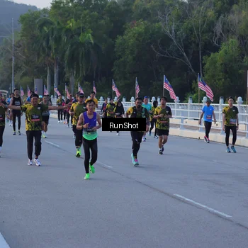 Runner Photo 7109009