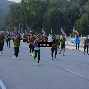 Runner Photo 7109010