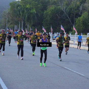 Runner Photo 7109013