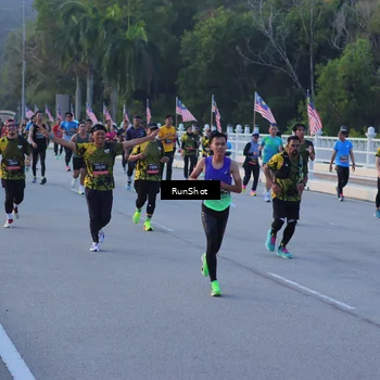 Runner Photo 7109019