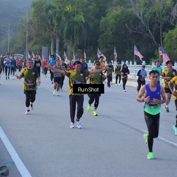 Runner Photo 7109023