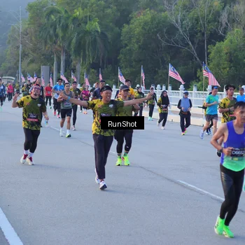 Runner Photo 7109033