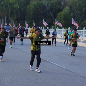 Runner Photo 7109037