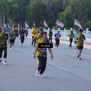 Runner Photo 7109039