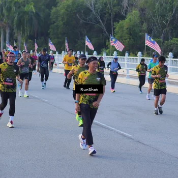Runner Photo 7109040