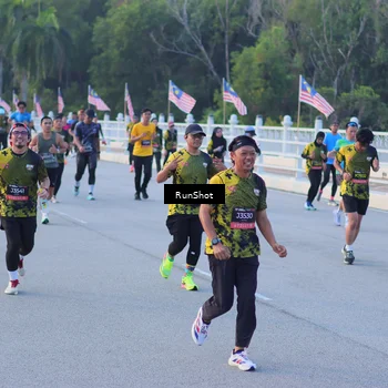 Runner Photo 7109046