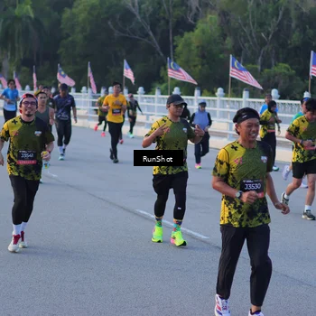 Runner Photo 7109048