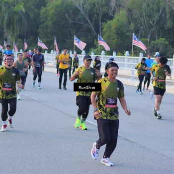 Runner Photo 7109049