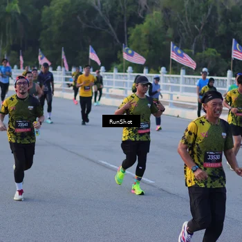 Runner Photo 7109052