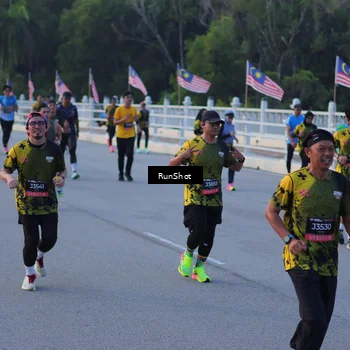 Runner Photo 7109053