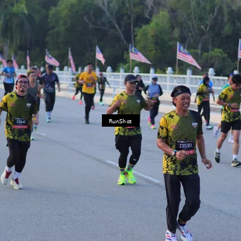 Runner Photo 7109054
