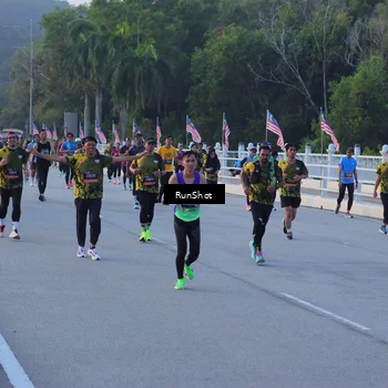 Runner Photo 7109055