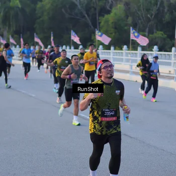 Runner Photo 7109066