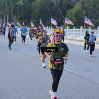 Runner Photo 7109068