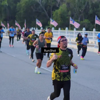 Runner Photo 7109069