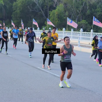Runner Photo 7109074