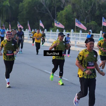 Runner Photo 7109078