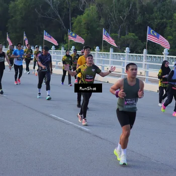 Runner Photo 7109082