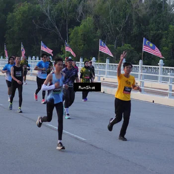 Runner Photo 7109102