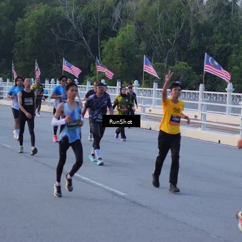 Runner Photo 7109103