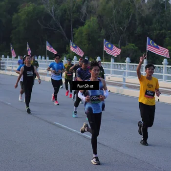 Runner Photo 7109104