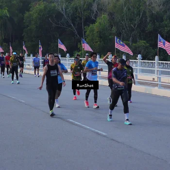 Runner Photo 7109111