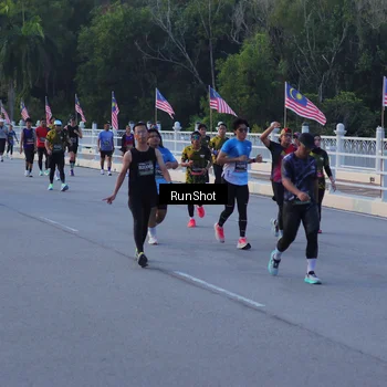 Runner Photo 7109128