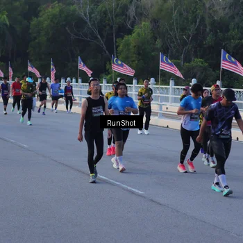Runner Photo 7109130