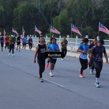 Runner Photo 7109132
