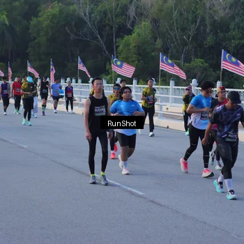 Runner Photo 7109135