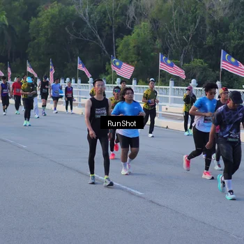 Runner Photo 7109136