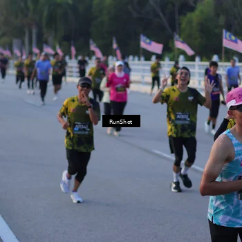 Runner Photo 7109243