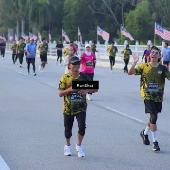 Runner Photo 7109246