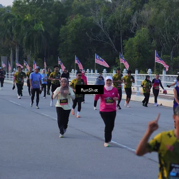 Runner Photo 7109253