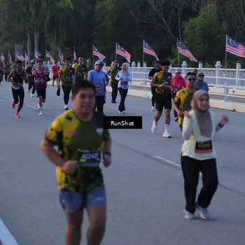 Runner Photo 7109290
